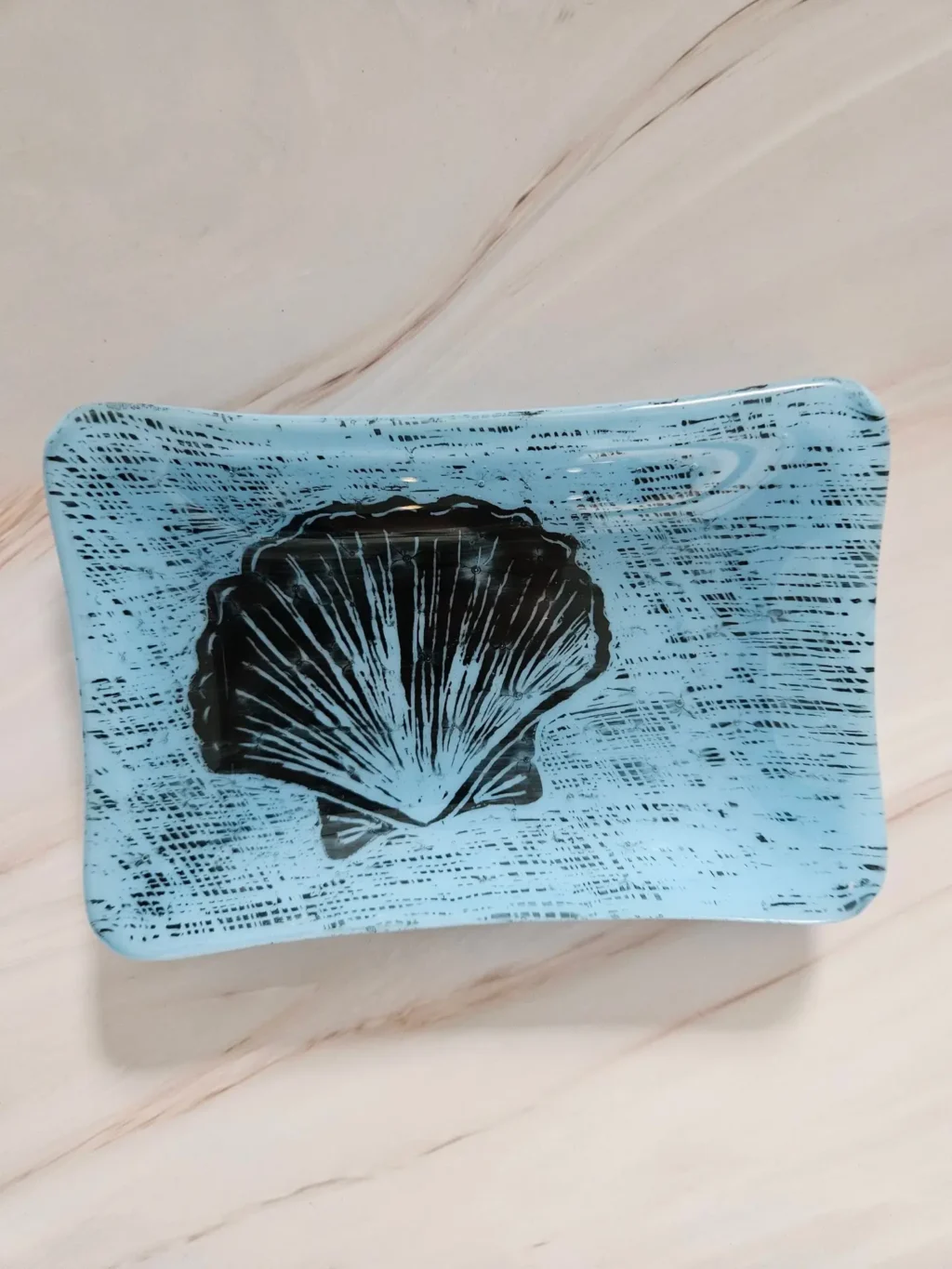 “Floating Shell” Small Dish 4″ x 6″ - Fused Glass