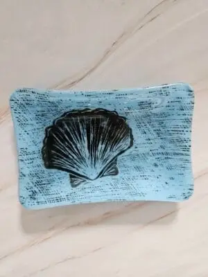 "Floating Shell" Small Dish 4" x 6"