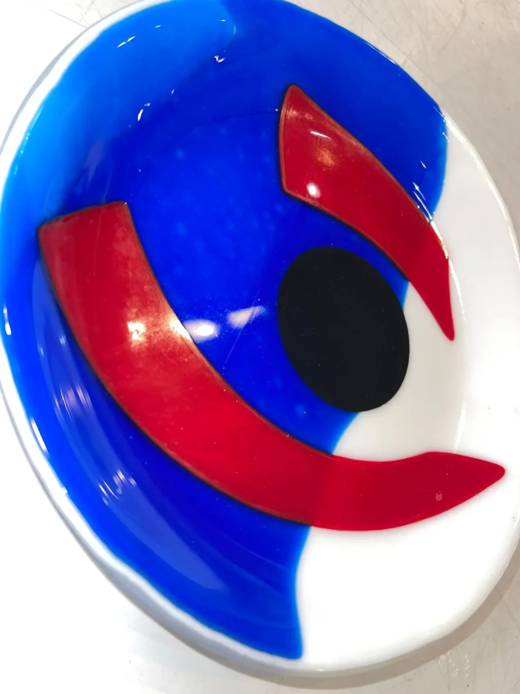 Red, White and Blue Plate 9″ Round - Fused Glass