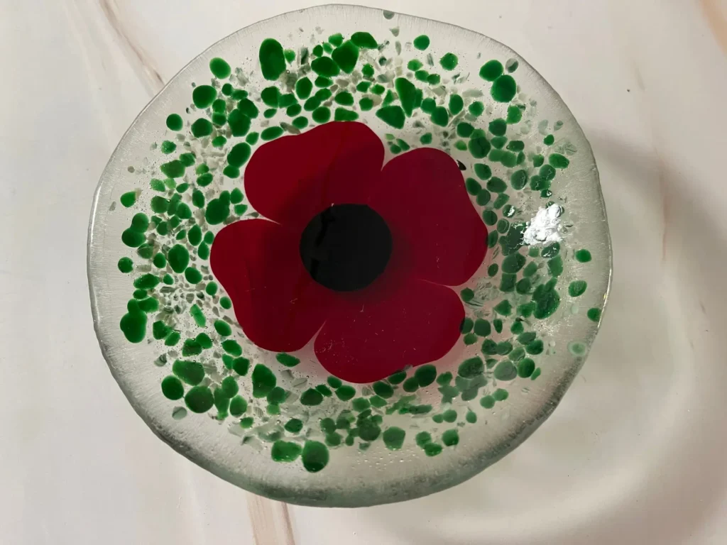 Poppy Dish 4″ Round - Fused Glass