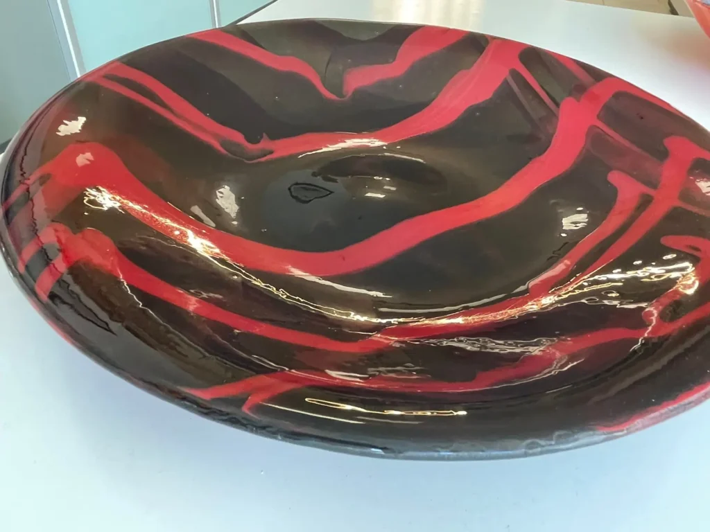 15" Bowl Black and Red - Image 2