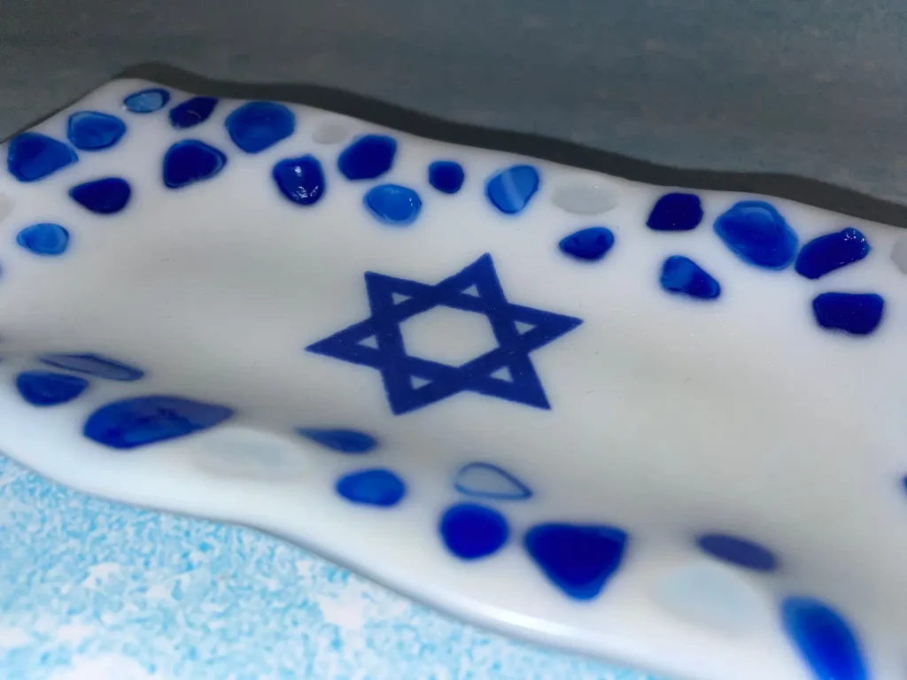 Jewish Star Tray - white with blue 8" x 4" - Image 3